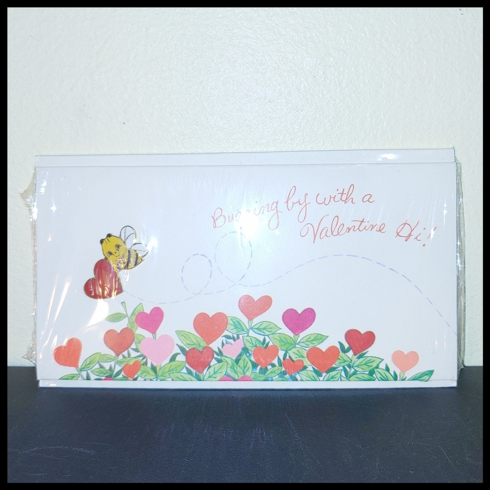 New/Unopened Vintage Hallmark Cloisonné Enamel Pin w Gift Card Valentine's Day
